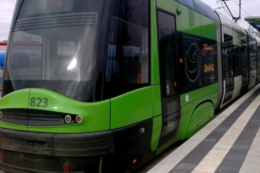 Zmiany w komunikacji. Chrzest promu Jantar Unity Tramwaj linii nr 8